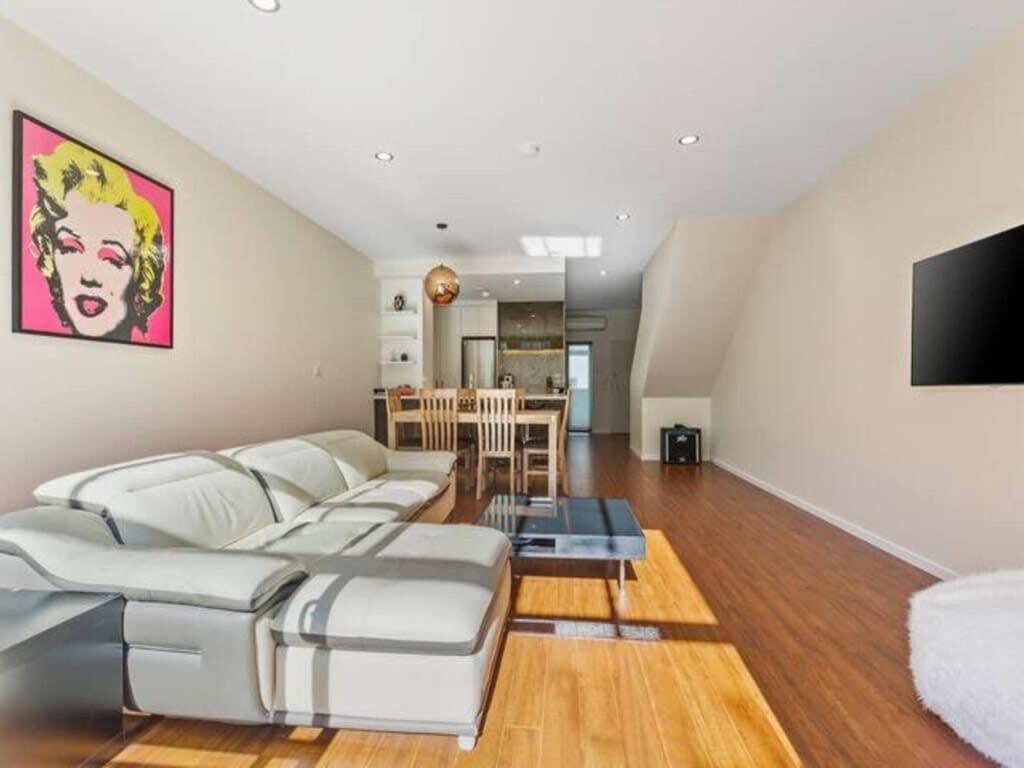 Sleek Modern Pad Next To Spark Arena Free Parking Окленд Экстерьер фото