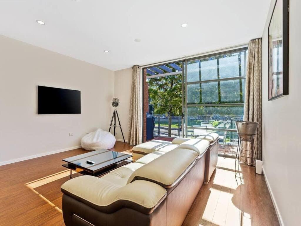 Sleek Modern Pad Next To Spark Arena Free Parking Окленд Экстерьер фото
